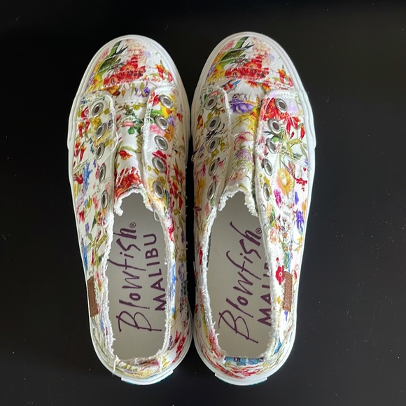 Blowfish Malibu Flower Print Canvas Sneaker - Picture 8 of 11